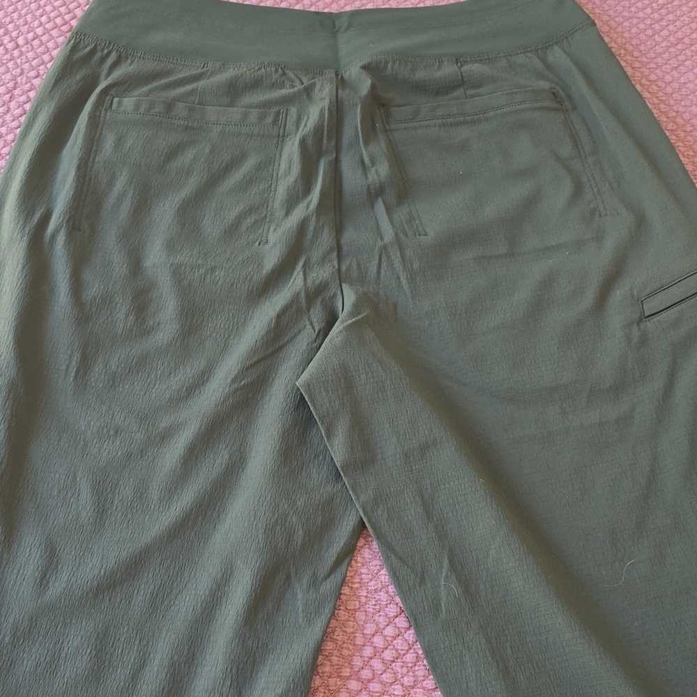 Athleta Trekkie North Aspen Olive High Rise Joggers - Picture 14 of 16